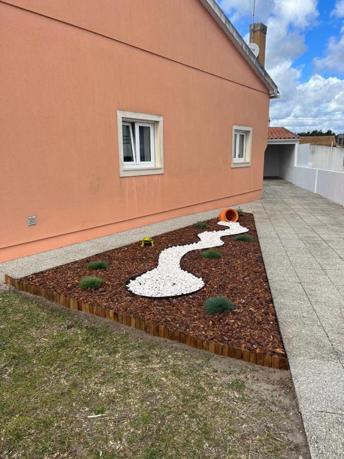 Moradia Alegre No Centro Da Vila Da Tocha. Luaran gambar