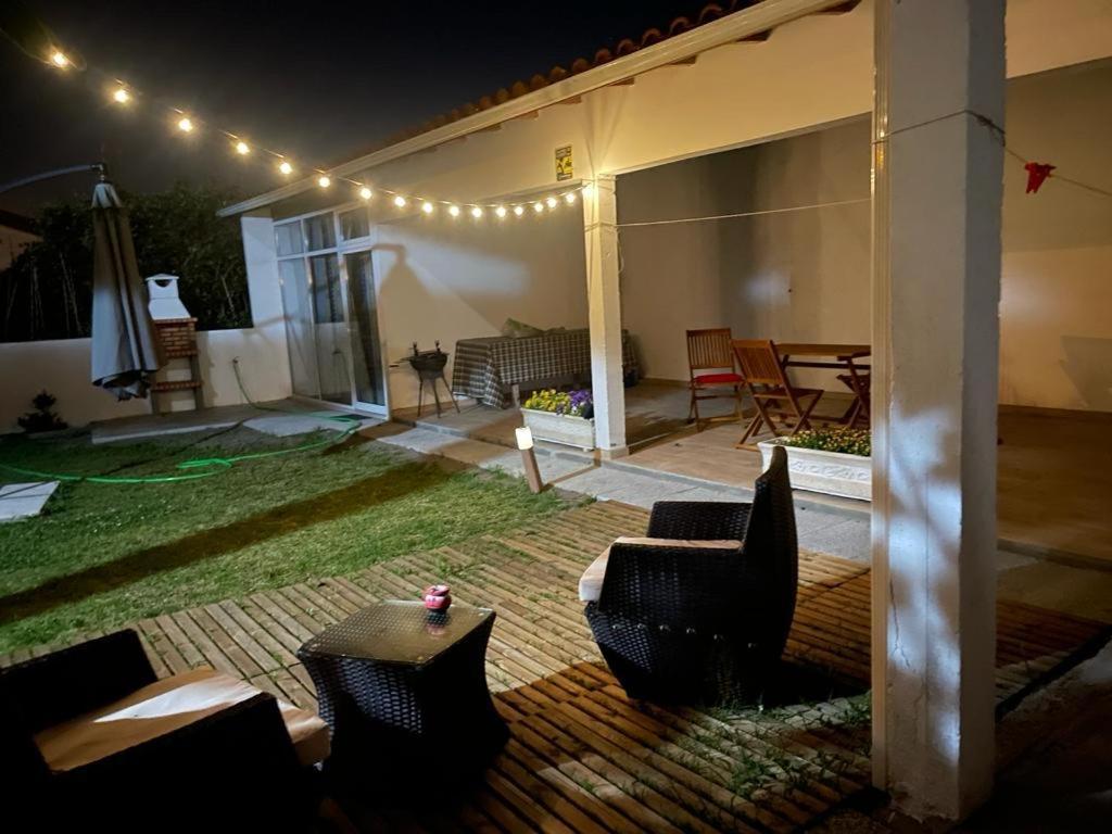 Moradia Alegre No Centro Da Vila Da Tocha. Luaran gambar